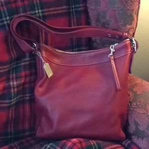 EUC RED LEATHER COACH BAG. PERFECT CONDITION!!!